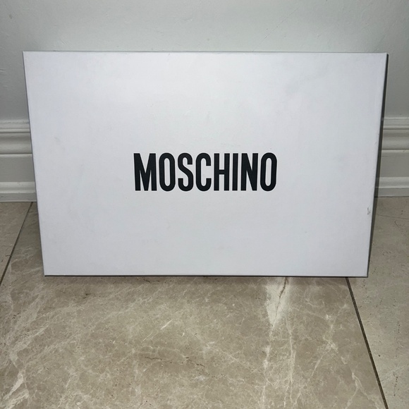 Moschino Blanket Scarf - Picture 2 of 3